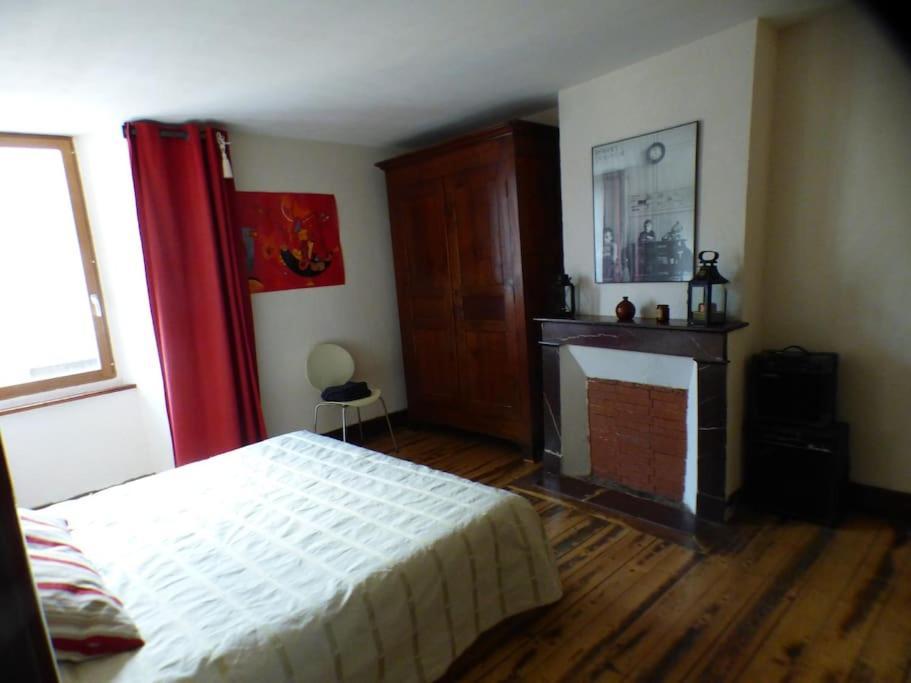 Maison Familiale Pour 8 Saint-Aventin Extérieur photo