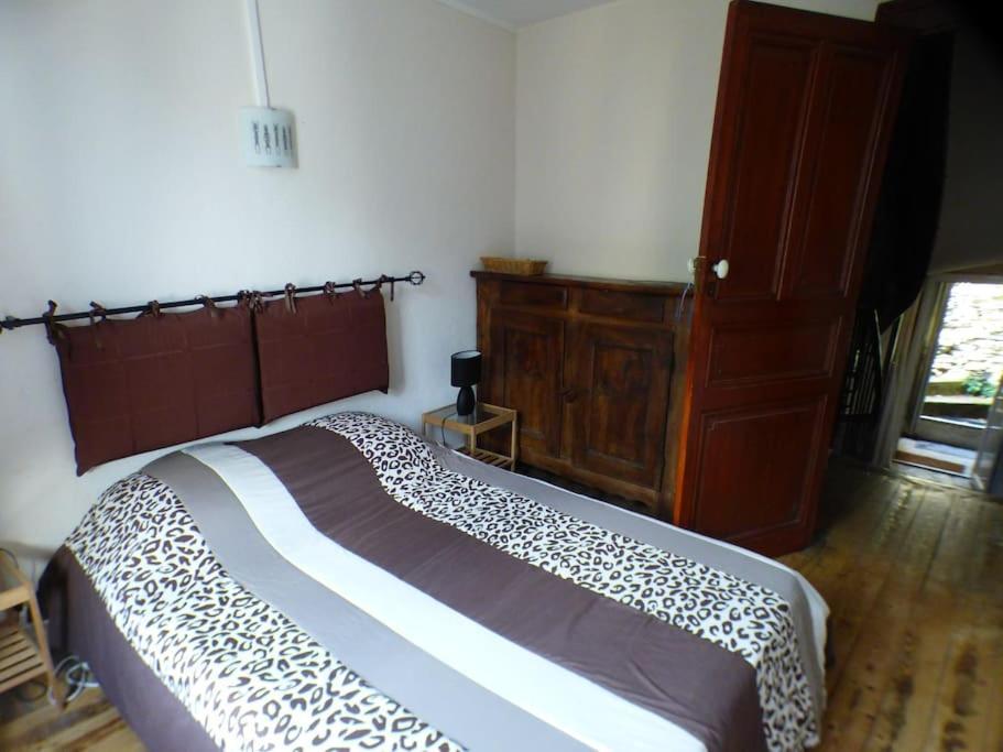 Maison Familiale Pour 8 Saint-Aventin Extérieur photo