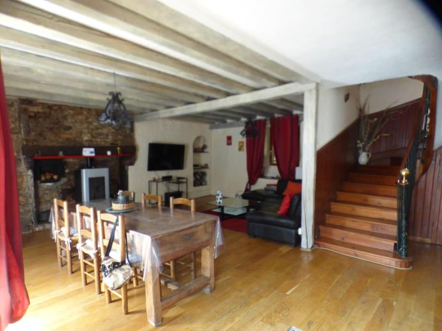 Maison Familiale Pour 8 Saint-Aventin Extérieur photo