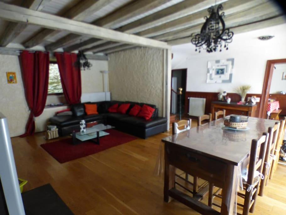 Maison Familiale Pour 8 Saint-Aventin Extérieur photo