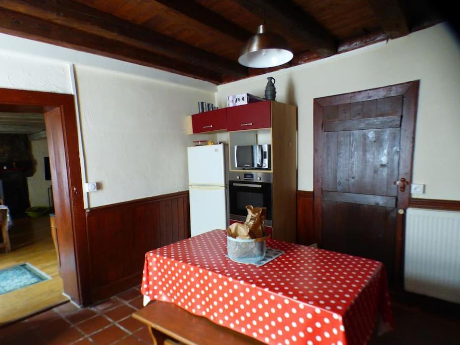 Maison Familiale Pour 8 Saint-Aventin Extérieur photo