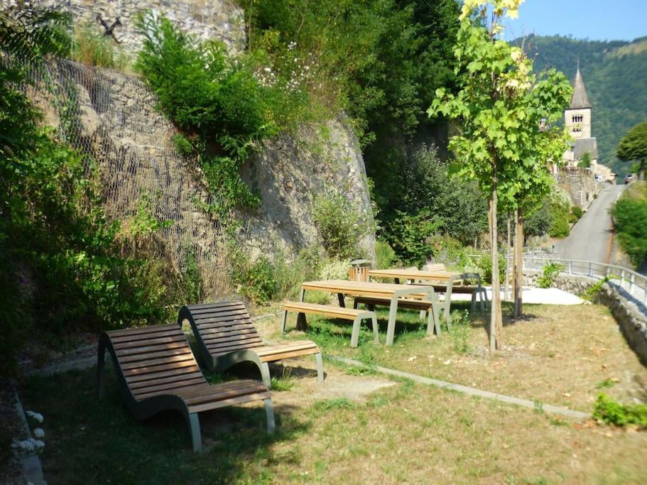 Maison Familiale Pour 8 Saint-Aventin Extérieur photo