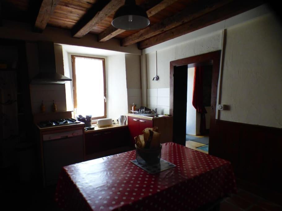 Maison Familiale Pour 8 Saint-Aventin Extérieur photo