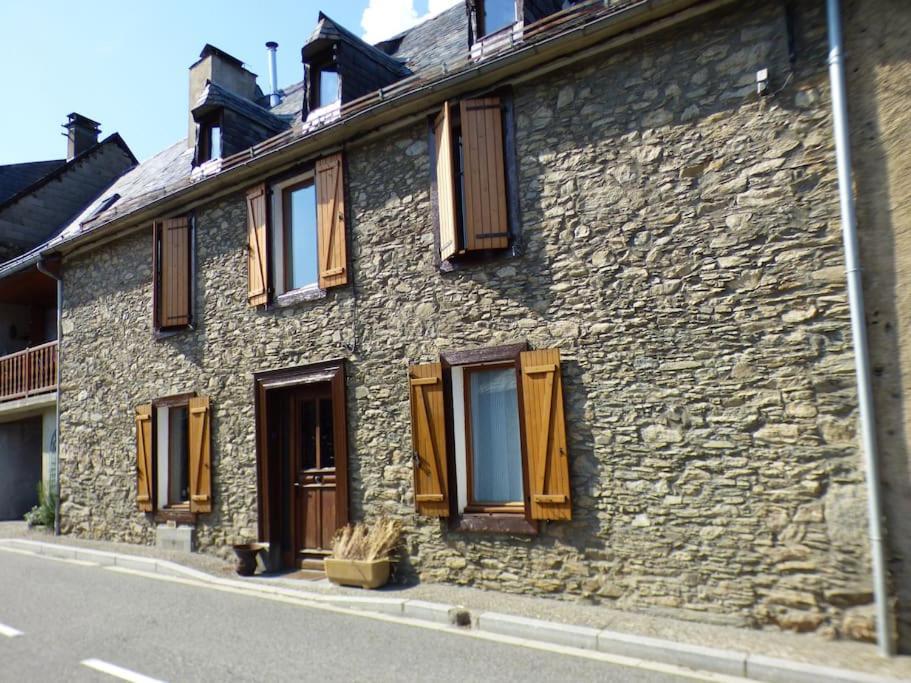Maison Familiale Pour 8 Saint-Aventin Extérieur photo